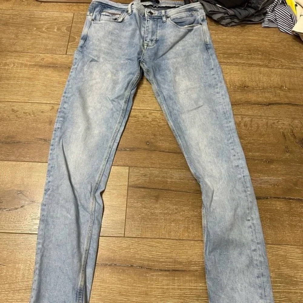 Men's Light Blue Jeans